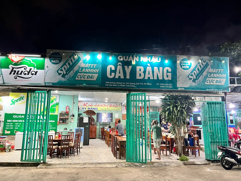 Kh&ocirc;ng gian qu&aacute;n hải sản C&acirc;y B&agrave;ng